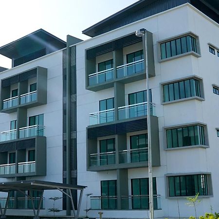 Faiz Homestay Kuching Buitenkant foto
